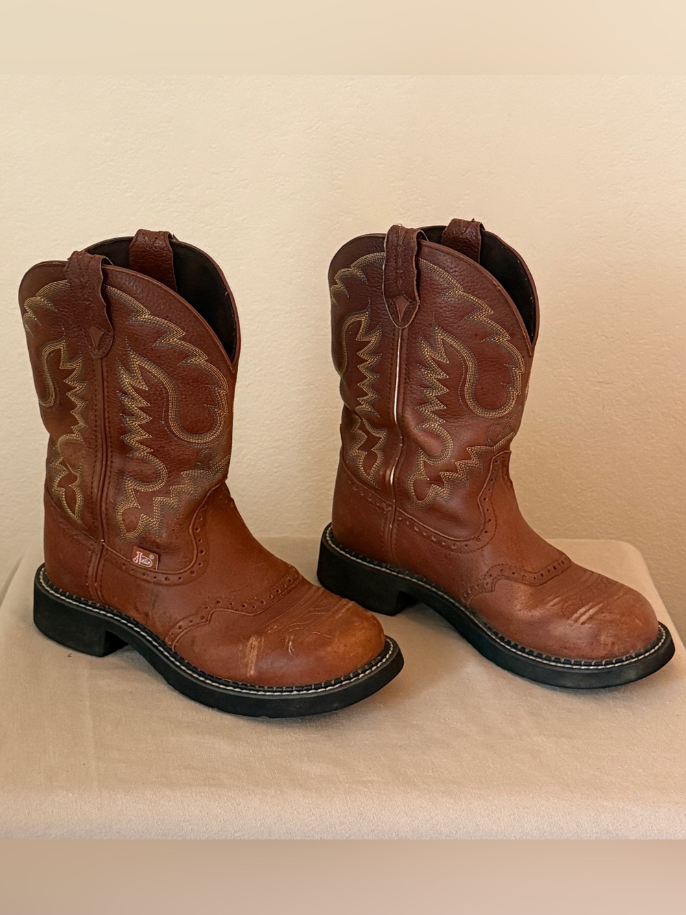 Justin Western Gypsy Boots Womens 8B
Western Cognac Brown Boho Workwear